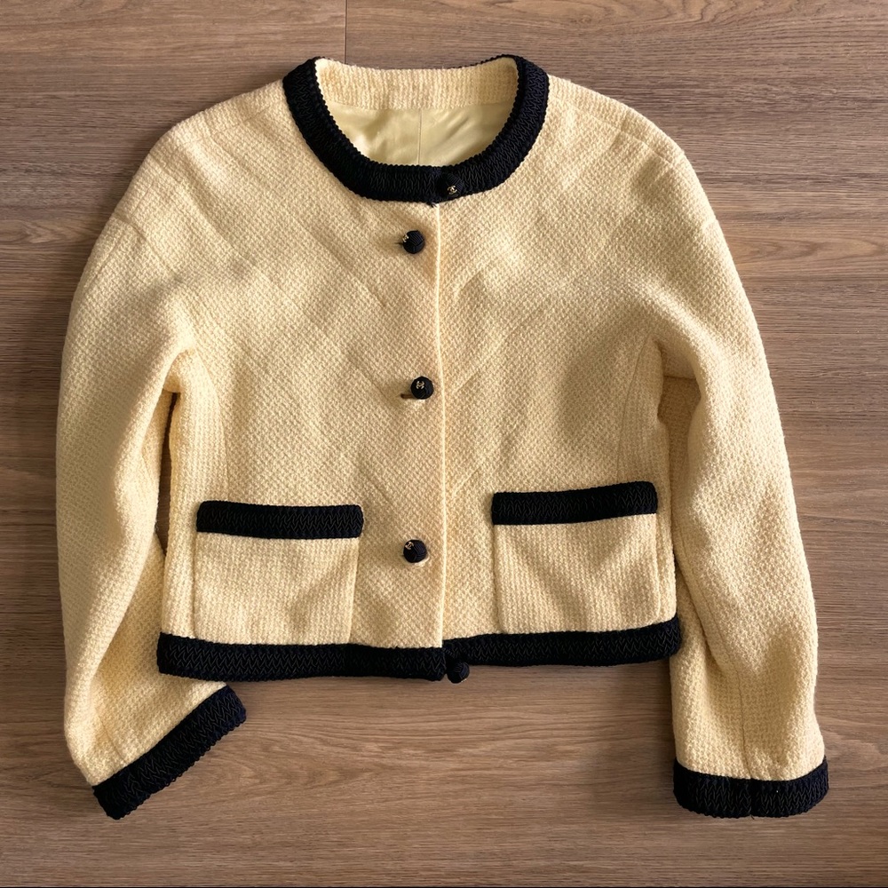 Vintage Chanel 1990 Cropped tweed jacket